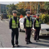 长沙县：物流不“误流” 货运车辆乱停被处罚