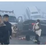 遵蓉高速贵州习水段多车连环相撞，23人受伤入院