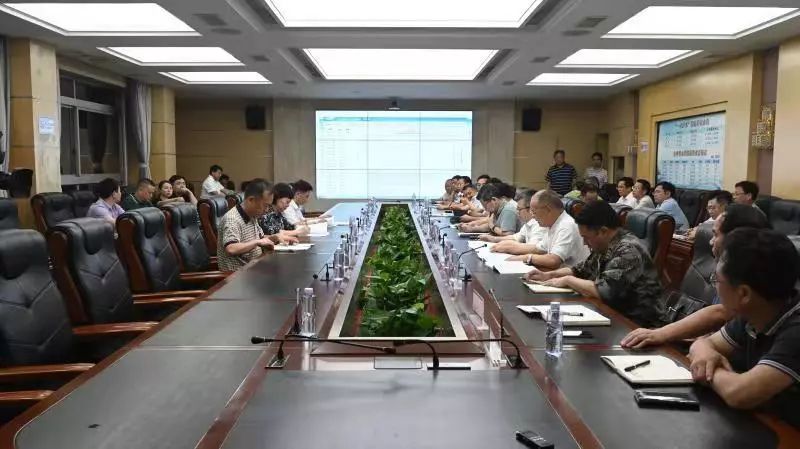 在防汛会商会上，黄兰香向湘潭市有关负责同志传达了7月9日下午省委书记杜家毫在衡阳检查督导防汛抗灾工作提出的6点指示精神，认真了解湘潭市防汛工作情况，指出了湘潭市在值班防守、巡堤查险等基础工作中存在的问题。