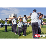 “爱”字当头 株洲建宁实验中学培养学生有高招