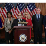 美众议院宣布弹劾特朗普条款:滥权和阻碍国会调查