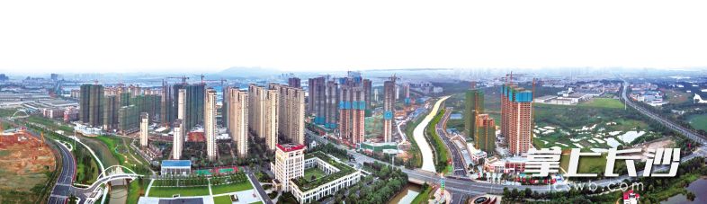 　　名望之城的腾飞，其时已至、其势已成。