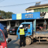 “马路市场”乱象反弹 迅速整治保安全