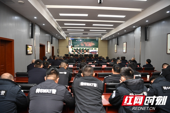 【警视窗】张家界市公安机关组织收看全国公安机关70周年大庆安保维稳工作先进事迹巡回宣讲报告会