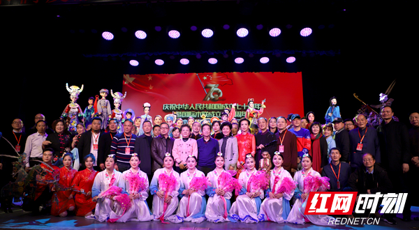 5合影_副本.jpg 5合影_副本.jpg