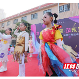 科技节上演环保时装秀 让绿色文化扎根校园