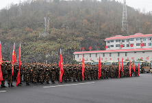 武警湖南总队新兵团七大队野营拉练三天步行120公里