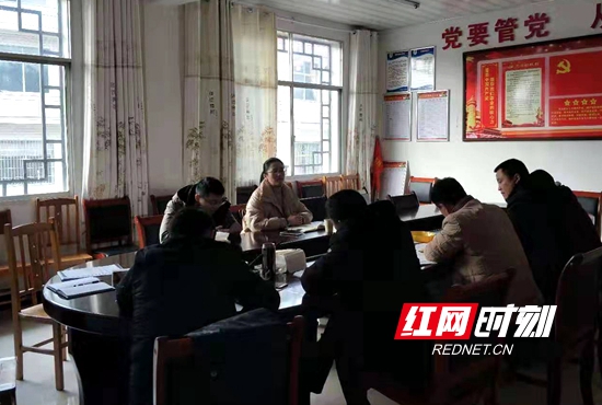 武陵源区索溪峪街道一行到双文村调研工作情况.jpg
