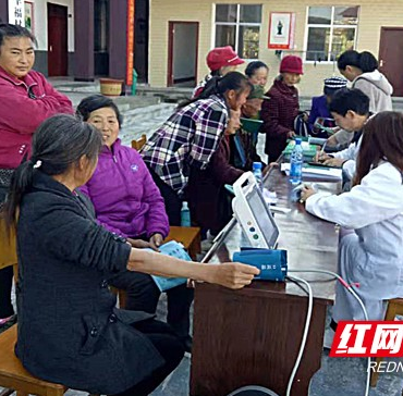 张家界：慈利县卫健局创建“百岁健康县”进入讨论程序