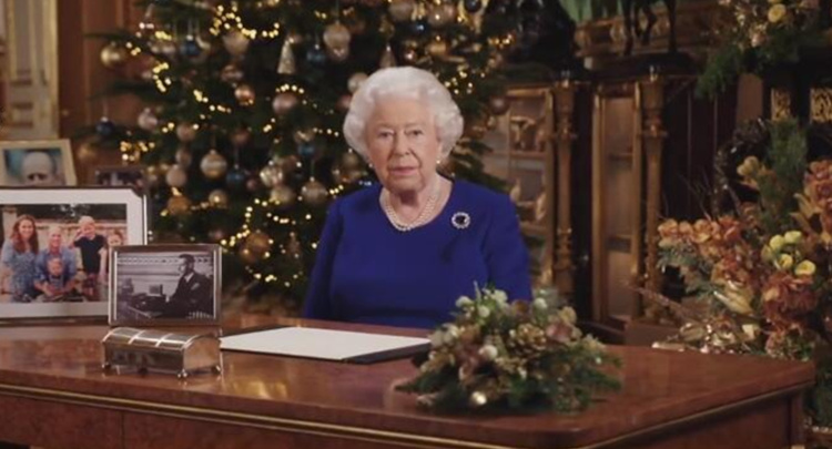 以登月开场！2019英国女王圣诞致辞