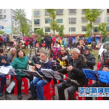 晋兴社区：老年乐队义务演出宣传惠民政策