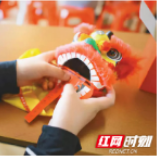 元旦来长沙方特逛国潮庙会 非遗传人教你扎“佛山狮头”