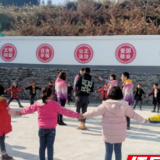 湖南澳门两地青年走进凤凰山区小学献爱心