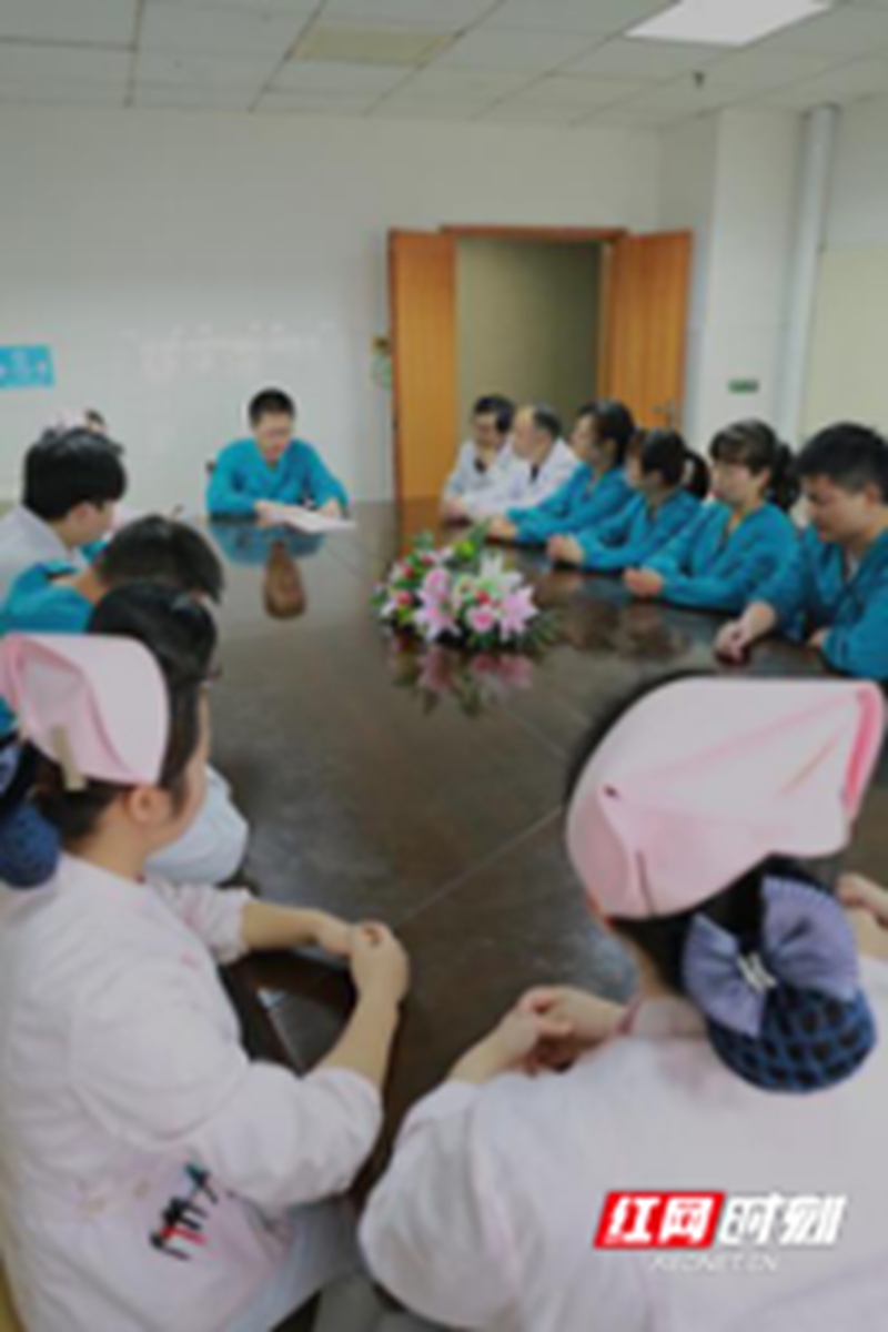 酉时：17:00-19:00
专家们就疑难问题开展会诊讨论，医海无涯，学无止境
医学是一门“活到老，学到老”的学问。