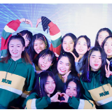 昨天的朋友圈被这所学校的年会刷屏啦！