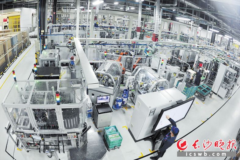 走近长沙经开区的博世长沙工业4.0生产线，现代感、科技感扑面而来。