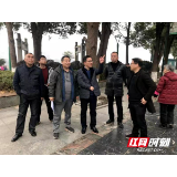 邓涛现场调研督查市容市貌整治及资江南岸沿线老旧街区房屋立面改造工作