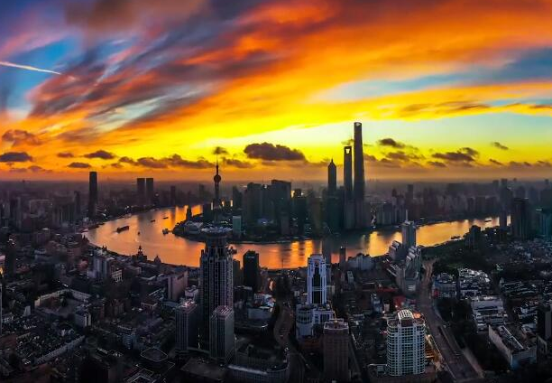 《日出上海》 曙光揭幕魔都的2020