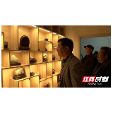 绥宁县：展出千件奇石  观众啧啧称奇