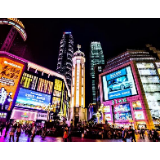 改造步行街，“扩容”群众福祉