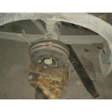 挪不挪? 70岁奶奶亲自卸了轮胎!车主傻眼……