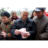 冷水滩区普利桥镇：村民喜领劳务工资27万