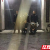 两男子冒充警察谋钱财 招摇撞骗落法网
