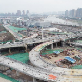 东二环鸭子铺立交桥梁主体贯通 预计今年上半年建成通车