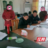 【登家门 迎老乡】邻里闹矛盾 村辅警耐心调解化恩怨