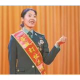 入伍8年3次转岗，这个女兵靠什么荣立二等功？