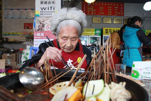 老年人冬季饮食切不可“贪热”易提升患口腔、食管癌风险