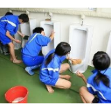 学生打扫校园厕所，家长为何不乐意？