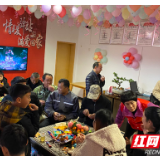中国石化五省联动温暖回家的路 湖南接力站为摩托车主免费加油