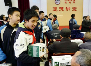 长郡双语学生寒假开展志愿敬老行服务