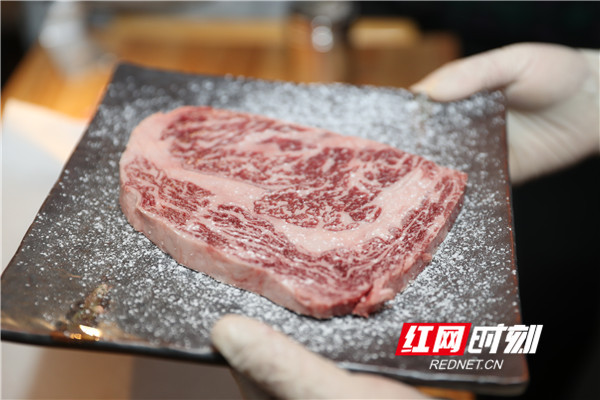 炭围日式烧肉新鲜食材。