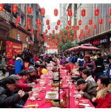 年味浓 | 五一商圈这场老街“百家宴” 让古稀老人笑开颜