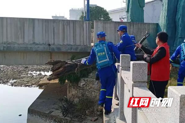 邵东：年关将至“河道志愿者”护河忙