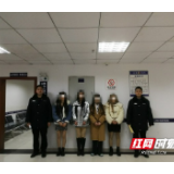 “00”后闺蜜团酒吧寻衅滋事 龙山公安行拘4人