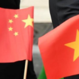 习近平应约同越共中央总书记、国家主席阮富仲通电话