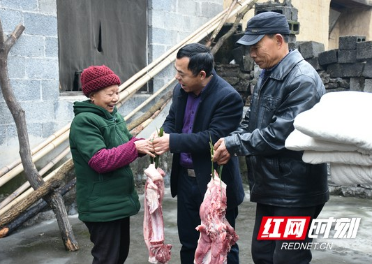 “我们过年有肉吃！”凤凰县3000余群众喜提猪肉过大年