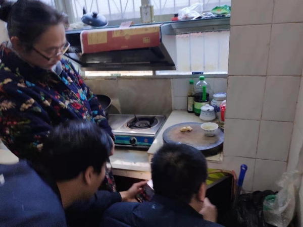 查看燃气设备(1).jpg