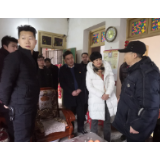 彭峰节前走访慰问困难党员和群众及检查安全生产工作