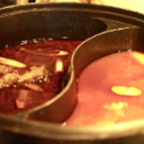 喝自制芹菜汁、泡脚……95后“抢救式养生”求心安