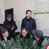 春节临近 刘卫兵走访慰问复员军人、贫困党员、劳动模范