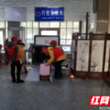 武冈市委领导检查汽车北站春运工作