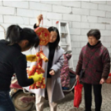 过个平安热闹年，网格员送来“绿色鞭炮”