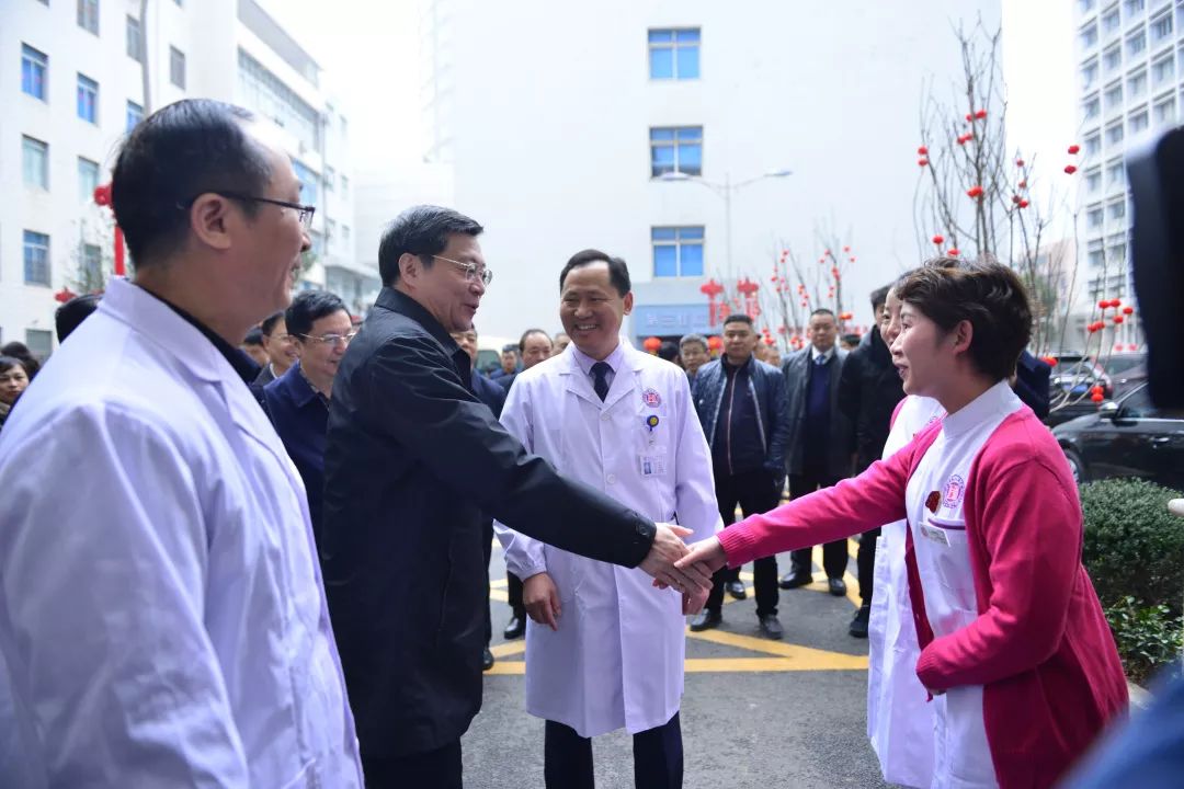 温暖!省委书记杜家毫来院慰问一线医护人员