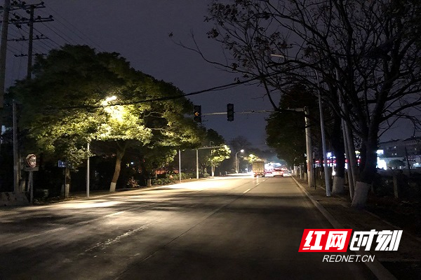 夜晚的远大二路.jpg