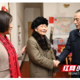 湖南省总工会巡视员刘后红赴省结防所慰问劳模和困难职工