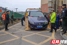 新春走基层丨长沙：宁乡消防开展住宅小区消防车通道专项整治